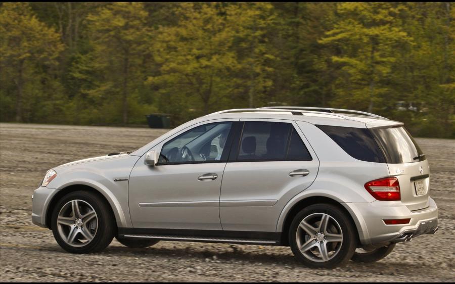  Mercedes-Benz ML63 AMG 2009 года  (фото 19 из 38)